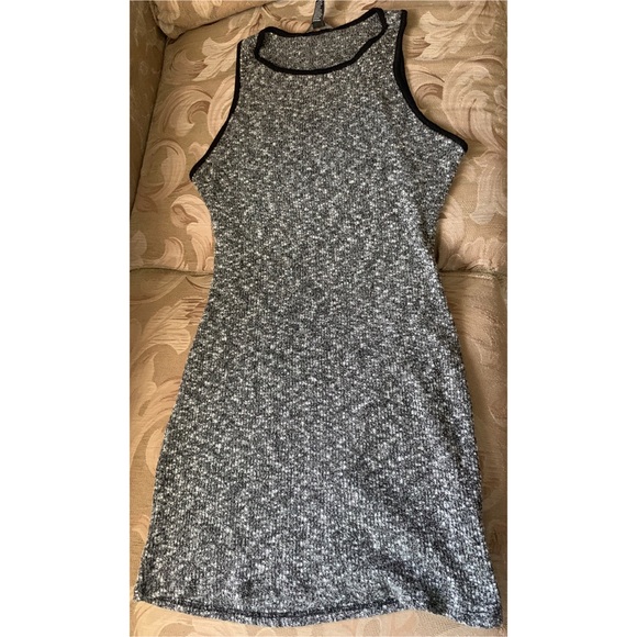 Forever 21 Dresses & Skirts - Open Back Mini Dress Forever 21 Forever 21 Dresses & Skirts - Open Back Mini Dress Forever 21